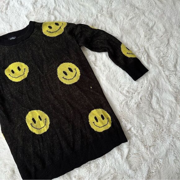Just Polly black and yellow smiley face sweater (x Princess Polly) - Picture 9 of 9